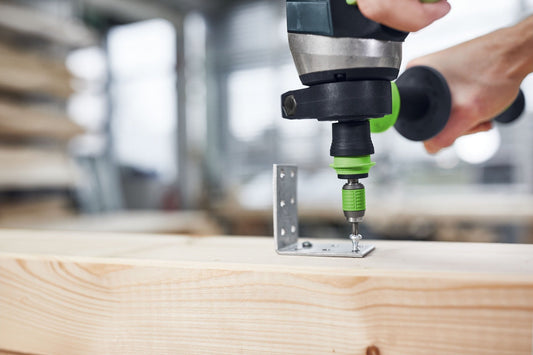Festool Bit-Sortiment SYS3 XXS mit PZ-Bits und CENTROTEC Bithalter BHS 60 bei Schraubarbeiten in Holz