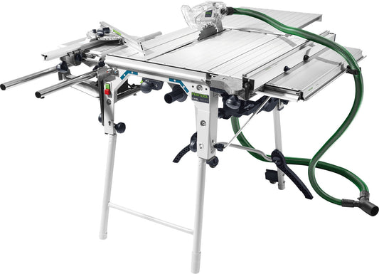 Festool CS 70 EB Tischzugsäge mit montierter Tischverlängerung CS 70 VL und grünem Absaugschlauch
