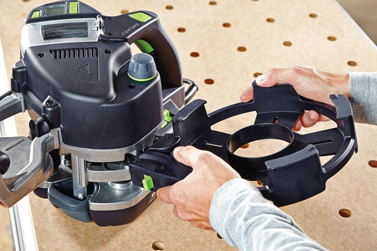 Festool CONTURO KA 65 Kantenbearbeitungs-Set mit Kantenspeicher und Ziehklinge in Anwendung